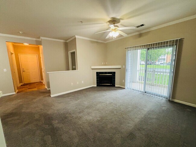 Building Photo - 211 S Knollwood Dr