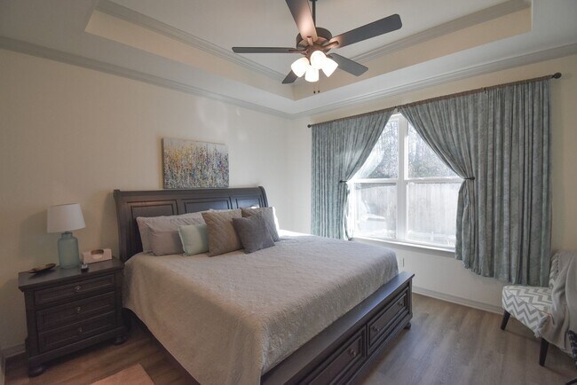 Building Photo - Available! Gorgeous 3 Bedroom 2 Bath in Tyler!