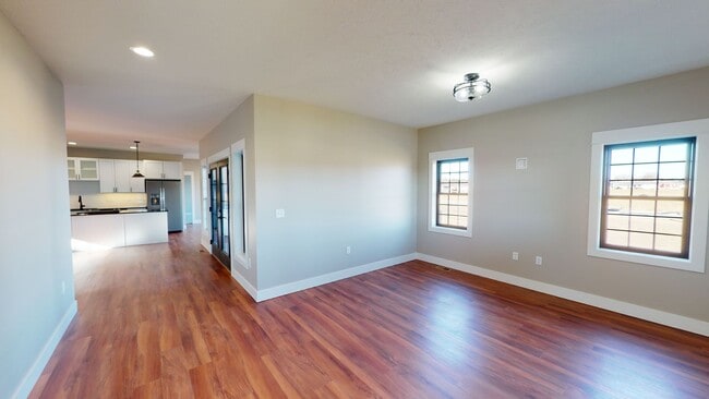 Building Photo - Upgrade to a 3-Bed, 2-Bath House with Extra Space