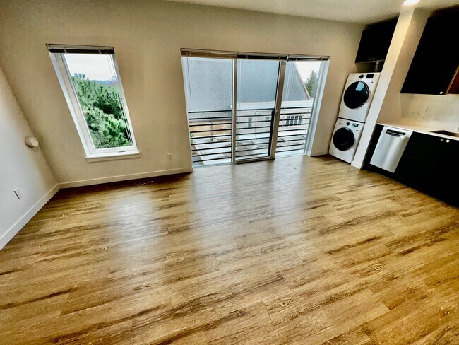 Interior Photo - Cypress Greenwood ~ The Heart of Phinney Ridge