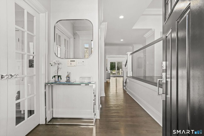 Building Photo - 228 Eastlawn St