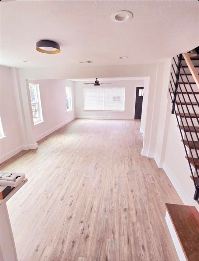 Building Photo - 2105 Sheridan St