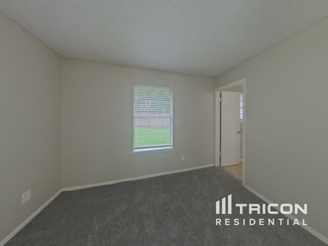 Building Photo - 4940 Creek Ridge Trail