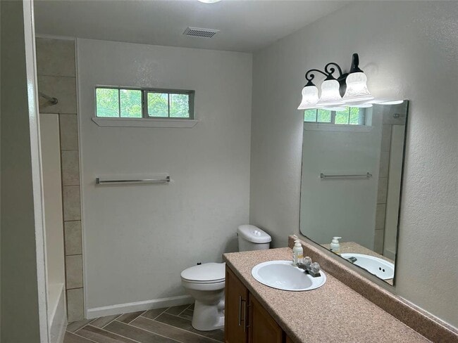 Building Photo - 3000 Pecan Springs Rd