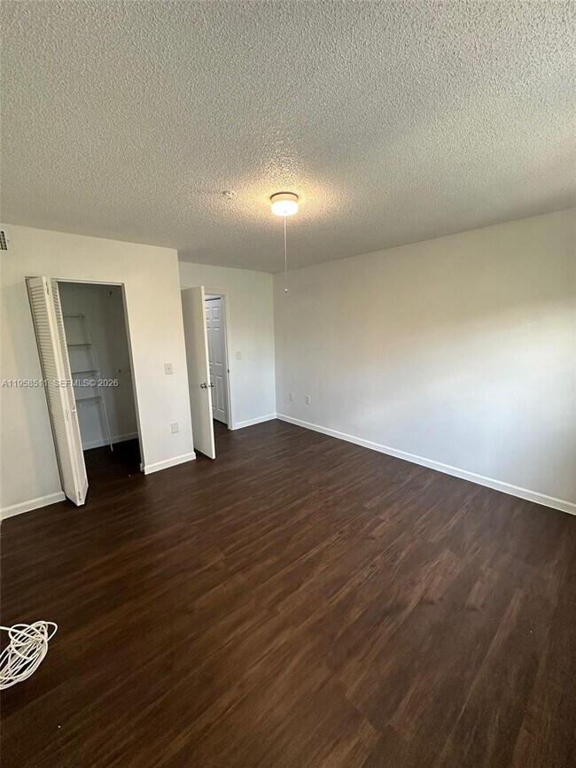 Building Photo - 4848 N State Rd 7