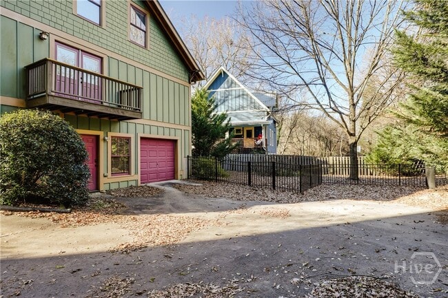 Building Photo - 145 Hendrix Ave