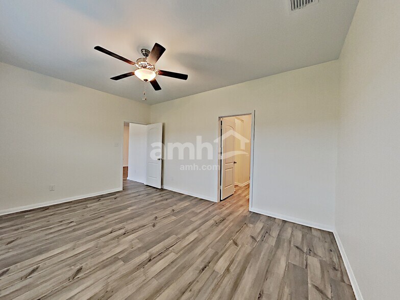 Building Photo - 3137 Bowen St