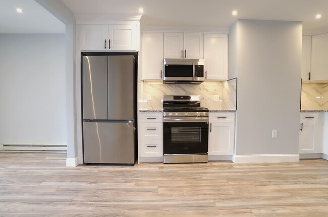 Building Photo - 237 Whiton St