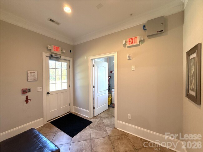 Building Photo - 13931 Thompson Rd