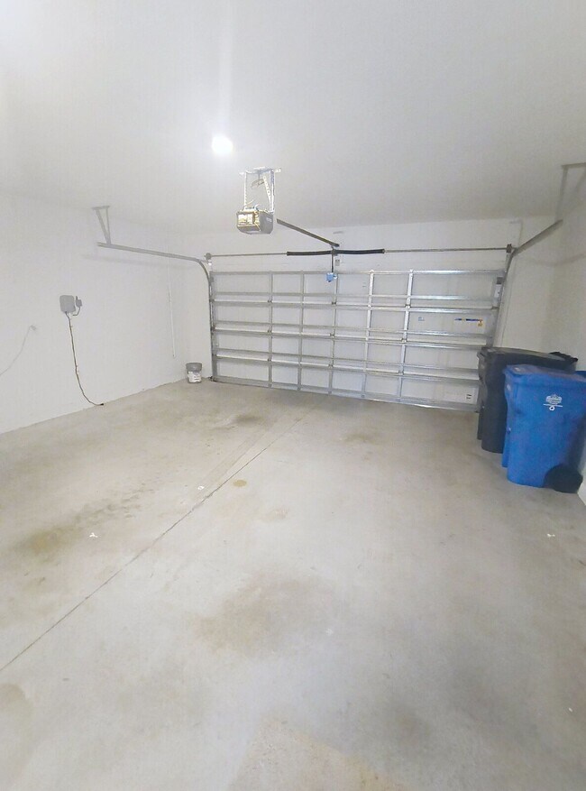 Building Photo - 12937 Camarillo Pl
