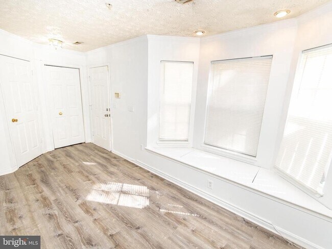 Building Photo - 40 Amberstone Ct