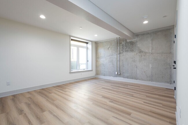 Building Photo - Your Next Home Awaits – Spacious & Beautiful Apartment in North Philadelphia!
