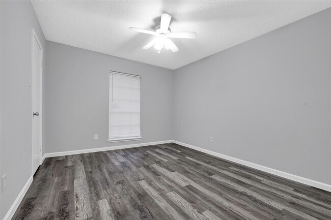 Building Photo - 11727 Scottsdale Dr