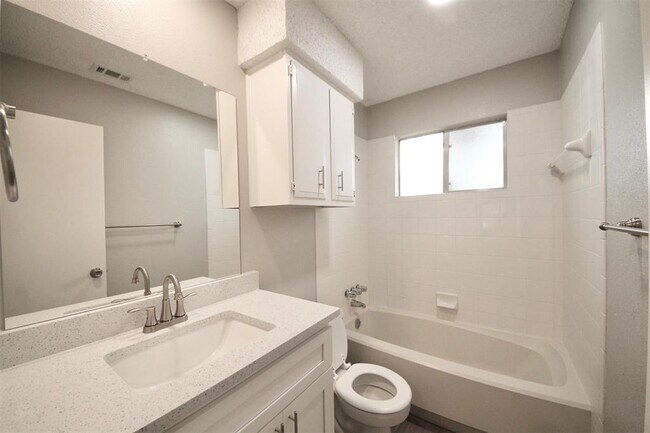 Building Photo - 12010 Ladrido Ln