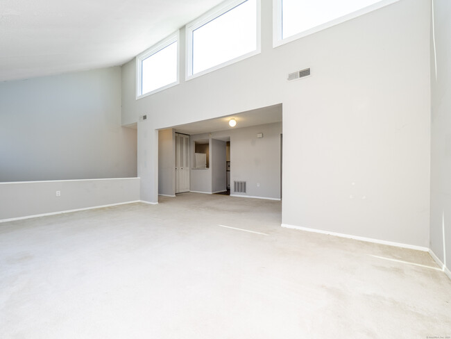 Building Photo - 1 Raspberry Ln