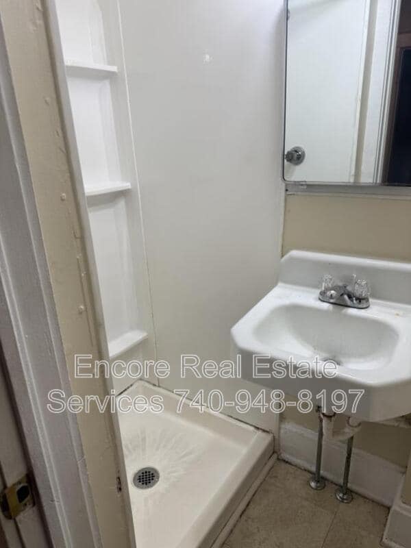 Building Photo - 406 N 10th St