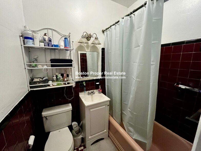 Building Photo - 1091 Boylston St