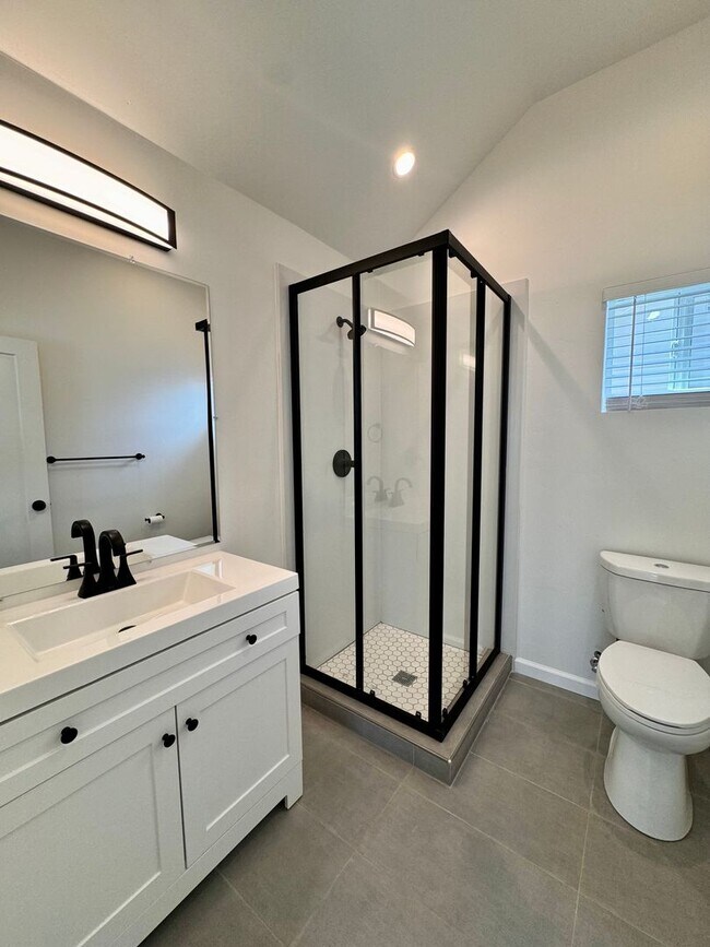 Building Photo - 1268 Prospect St