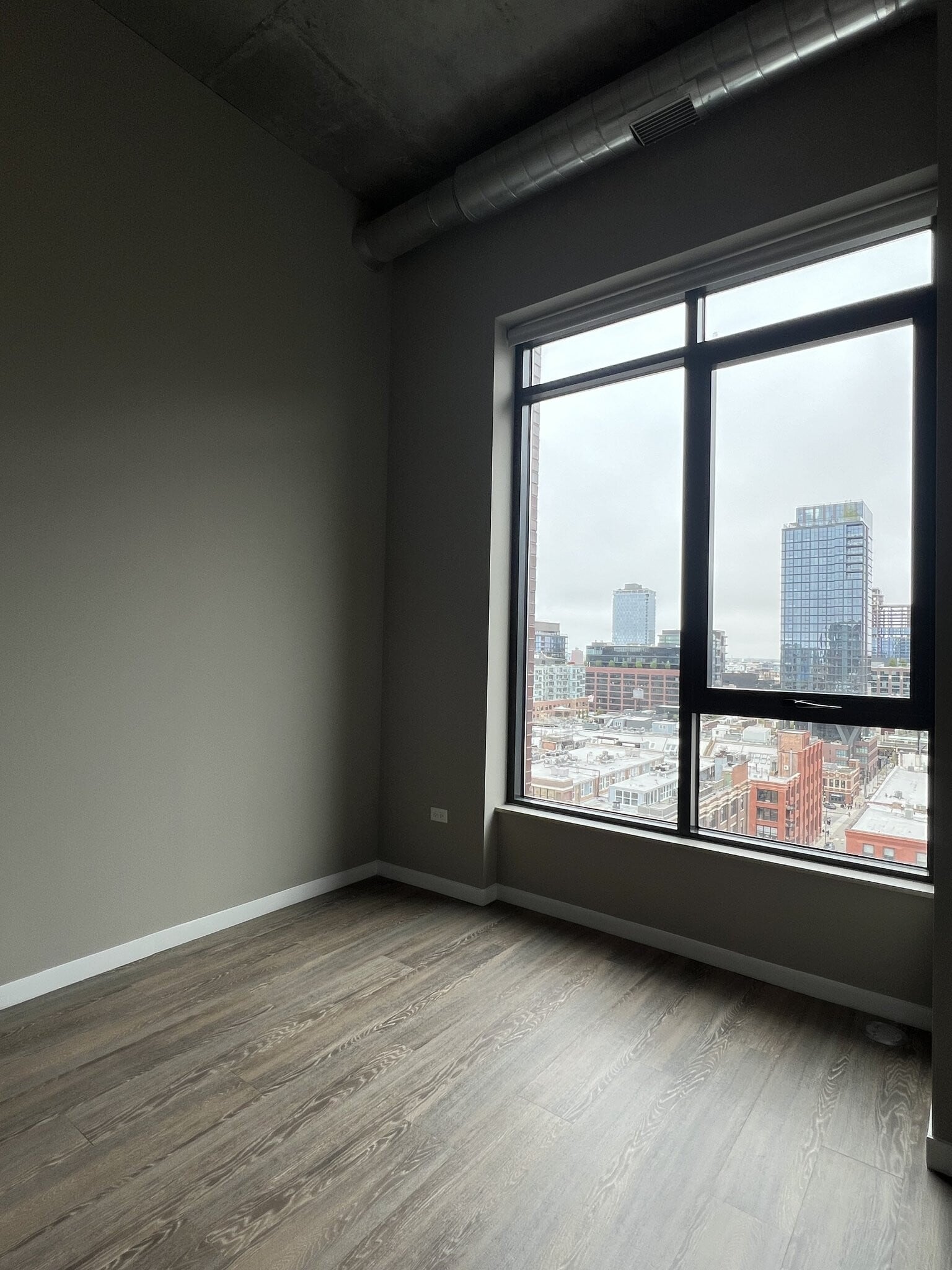 Building Photo - 932 W Washington Blvd