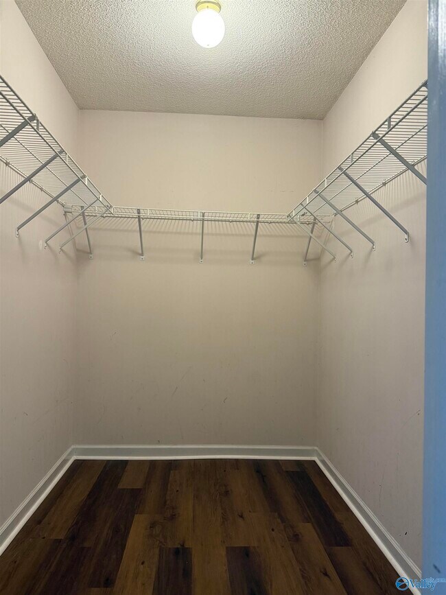 Building Photo - 115 Populus Dr