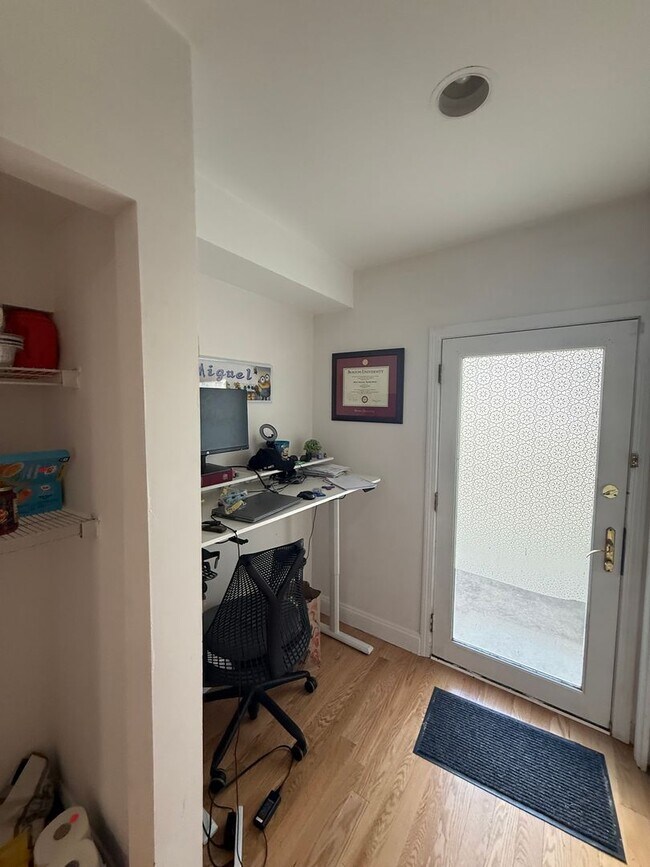 Building Photo - NO FEE!   Brighton 1 bed with CENTRAL AIR and PARKING available 8/1