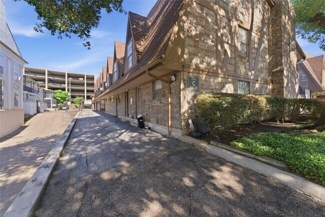 Building Photo - 2574 Marilee Ln