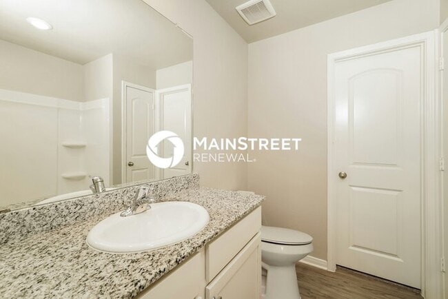 Building Photo - 3 Bedroom Pet-Friendly Home in San Antonio, TX with Main Street Renewal