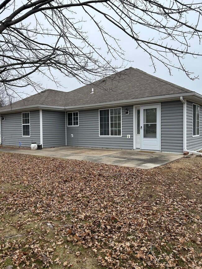 Building Photo - 1201 Squirewood Way