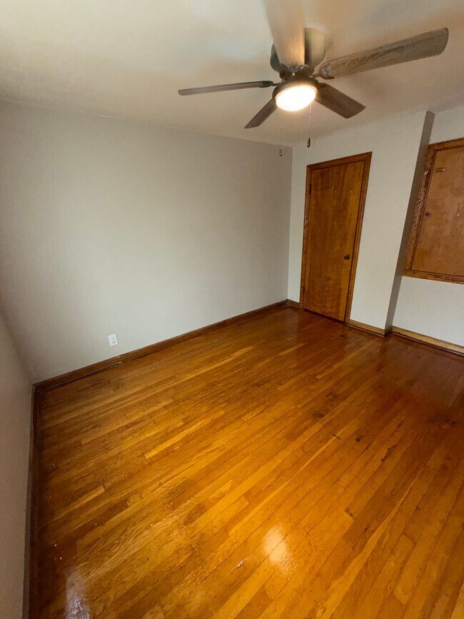 Building Photo - 108 N Huron Ave
