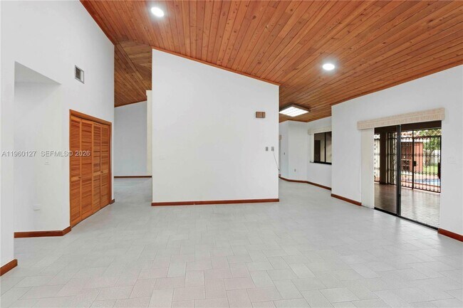 Building Photo - 2220 SW 90th Ave