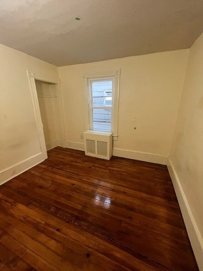 Building Photo - 124 E Fell St