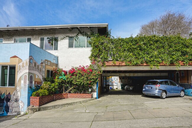 Building Photo - 3600 Grand Ave