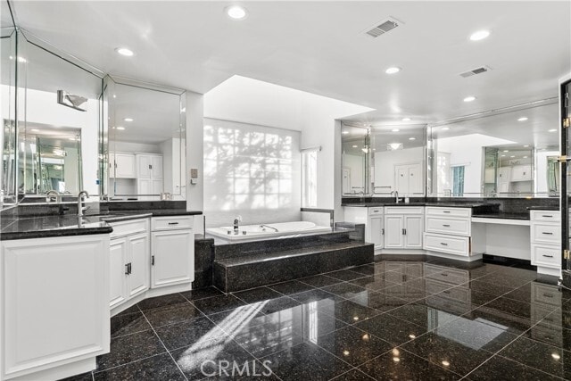 Building Photo - 3814 Alonzo Ave