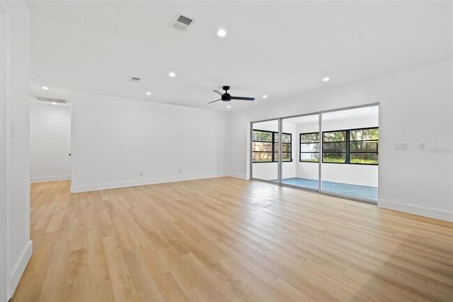 Building Photo - 3408 W Swann Ave