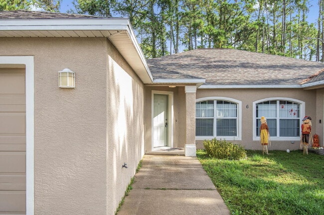 Building Photo - Quiet Cul De Sac location