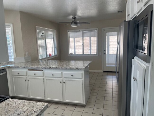 Building Photo - 4 bedroom Home in the heart of Temecula