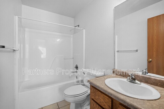 Building Photo - 888 S Curtis Ave