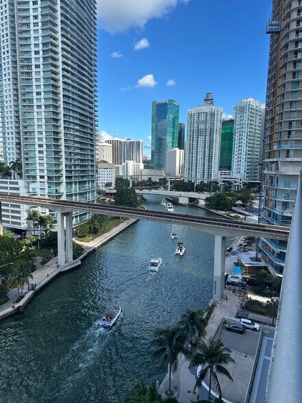 Building Photo - 690 SW 1st Ct