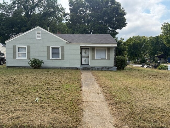 Primary Photo - Move-in special! 1/2 off first month's rent!