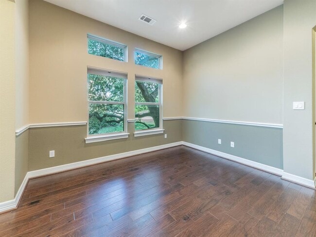 Building Photo - 826 San Remo Blvd