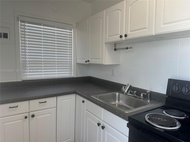 Building Photo - 4249 Bougainvilla Dr