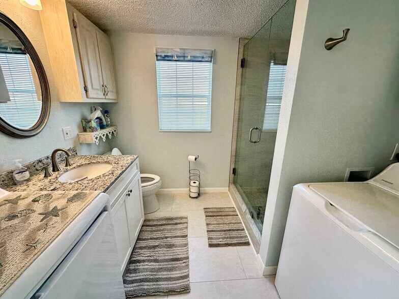Building Photo - 564 Nettles Blvd