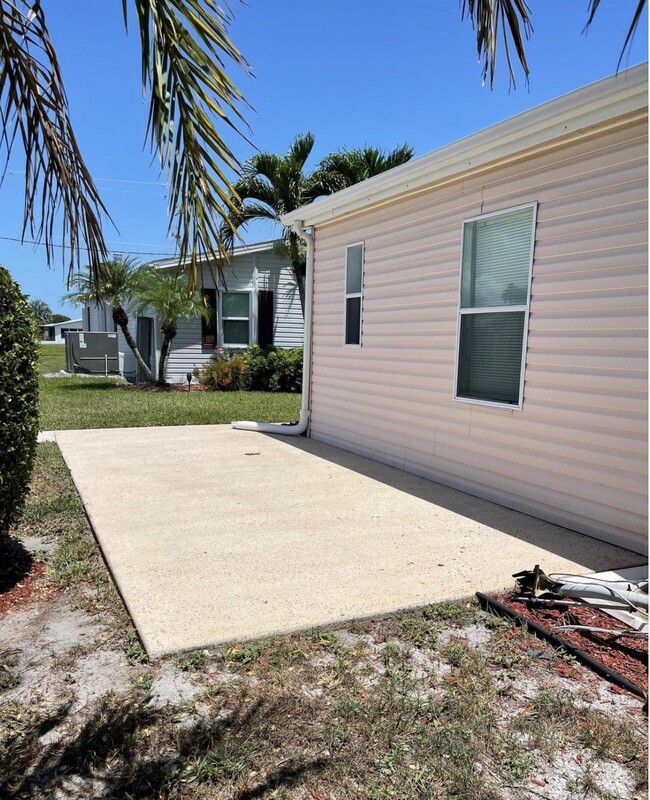 Building Photo - 8179 Sandwedge Terrace