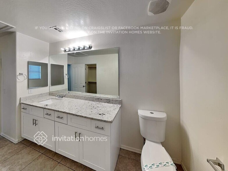 Building Photo - 17412 W Mandalay Ln