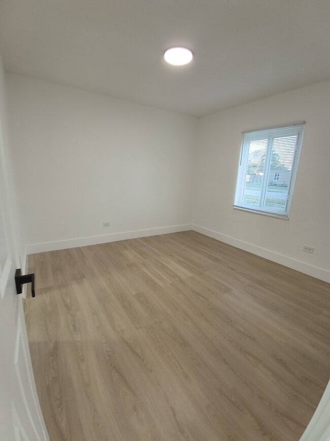 Building Photo - 15459 Hayes Ln