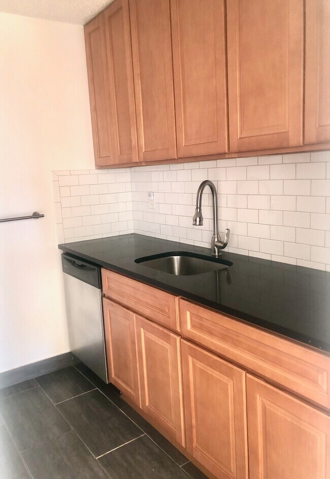 Building Photo - 2287 Johnson Ave