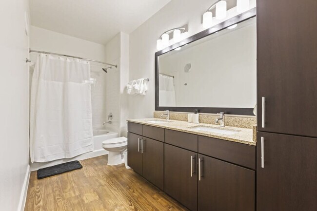 Building Photo - 5250 Town and Country Blvd