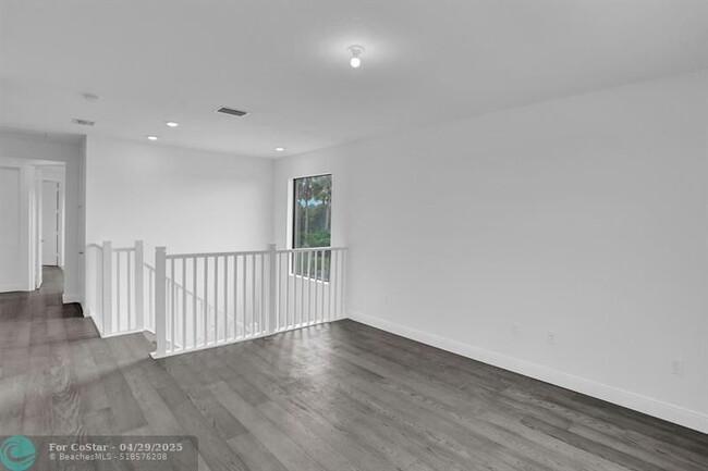 Building Photo - 11890 S Baypoint Cir