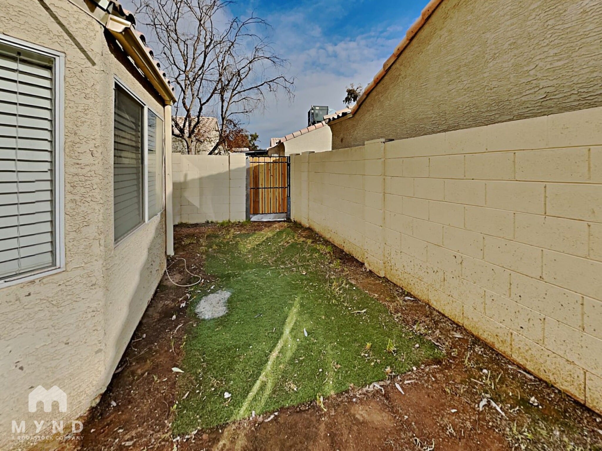 Building Photo - 8520 W Palm Ln