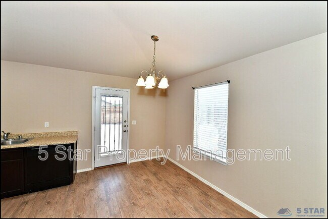 Building Photo - 916 Villa Seca Dr